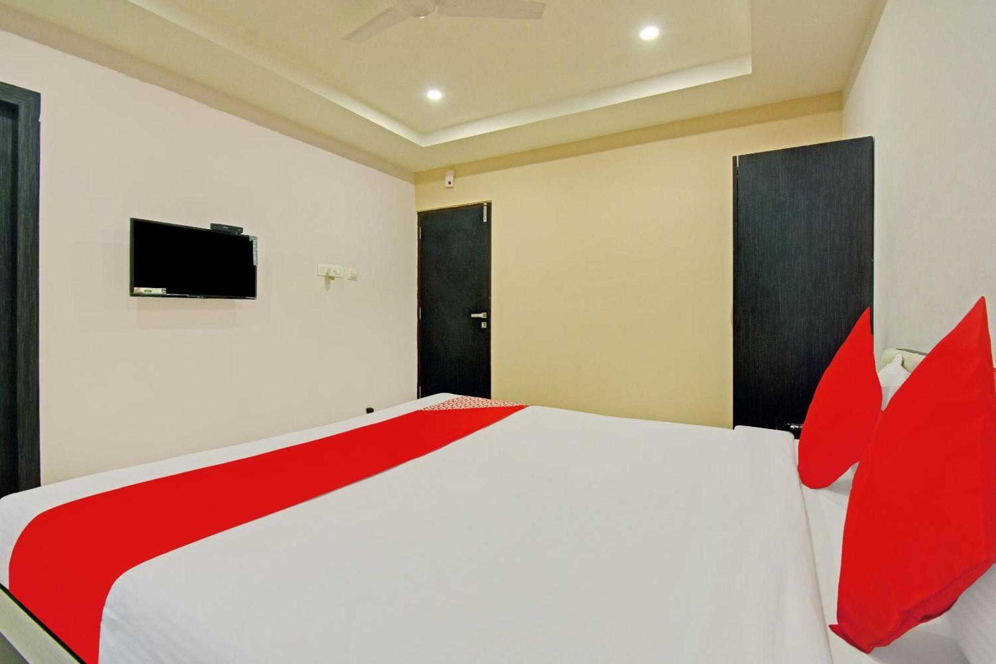 Hotel O Newtown Galaxy Panchuria 外观 照片